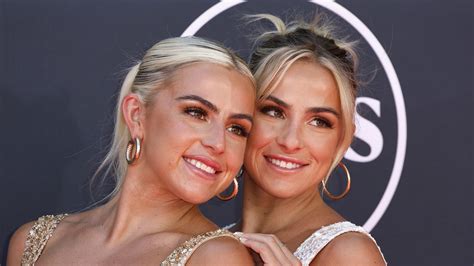 haley and hanna cavinder sexy|Cavinder twins hit SI Swimsuit runway after announcing Miami。